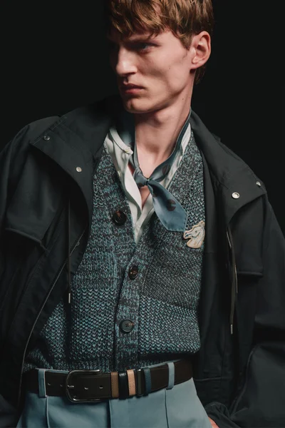 Look 10